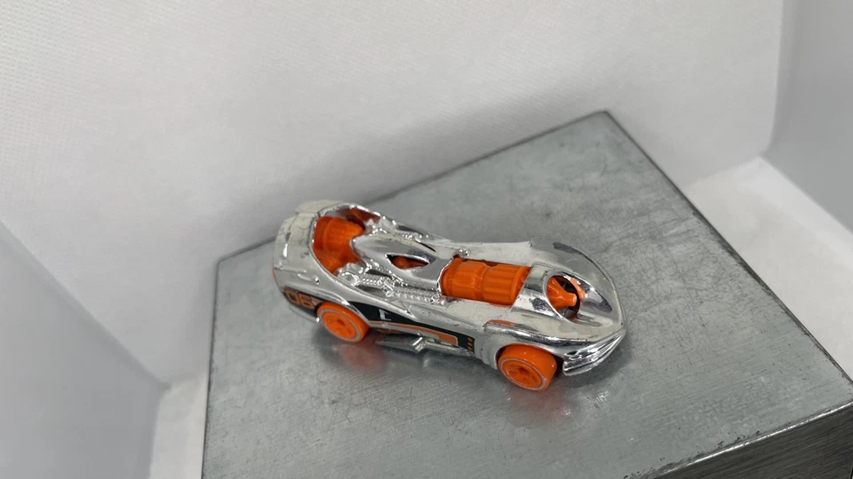 Hot Wheels Power Rocket 2018 Super Chromes 9/10 1995 base date model diecast car - Image 3 of 4