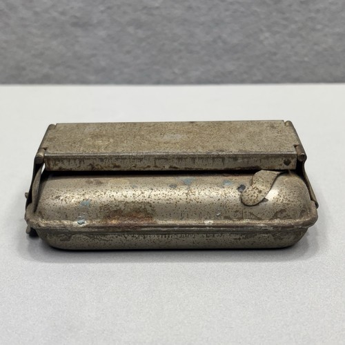 Vintage Metal Portable Ashtray - Foto 5 di 14