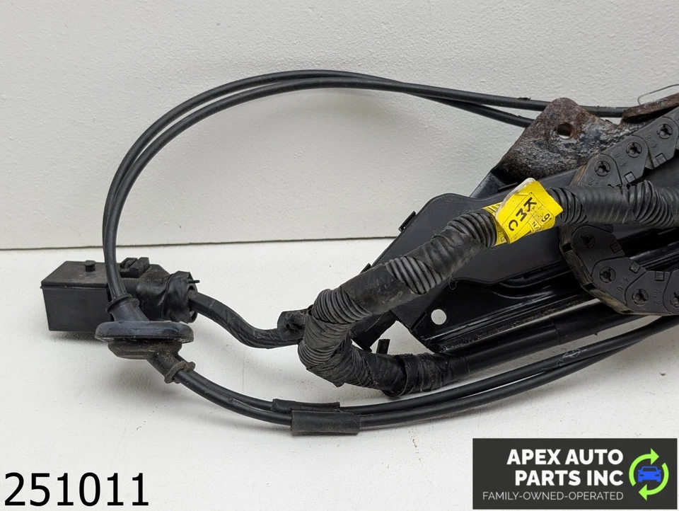 OEM 2007-2010 Hyundai Entourage 3.8L Electric Power Sliding Door Regulator - Image 2 of 4