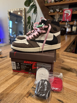 NEVER WORN TRAVIS SCOTT X JORDAN 1 RETRO HIGH OG 'MOCHA' - 6M/7.5W