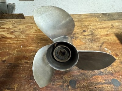 Suzuki 3 blade stainless steel prop, 14x18