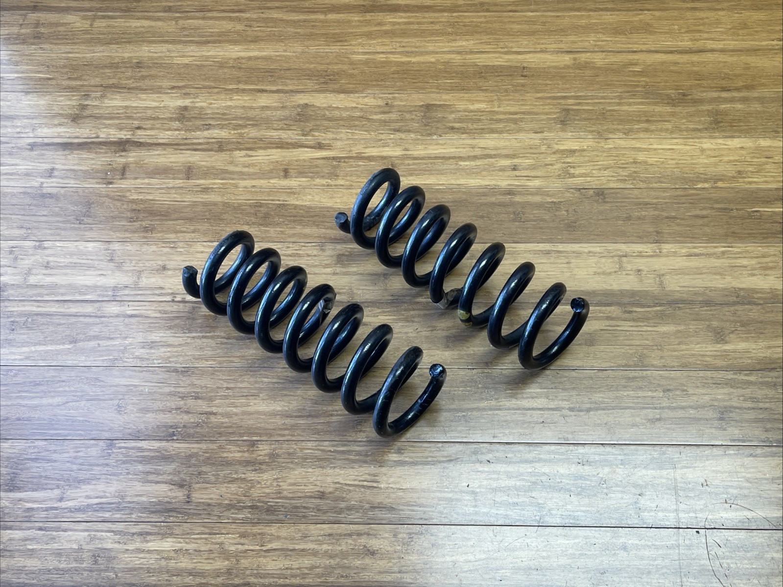 2014-2024 Maserati Ghibli Rear Left & Right Suspension Coil Spring Set of 2 OEM
