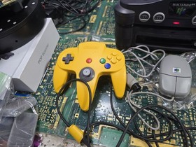 Nintendo 09 MB N64, Hi Rez & Scoop w/64DD NUS-010(JPN) Mario Paint & Accessories