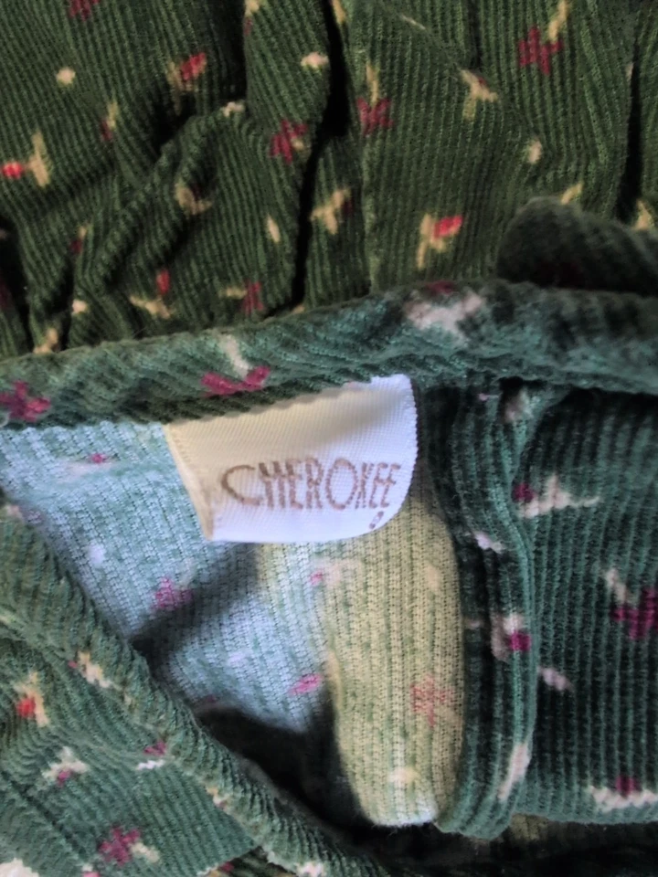 Mono de Pana Verde Cherokee Niñas De Colección Flores Rosa Brotes 18 Meses Foto 3 de 4