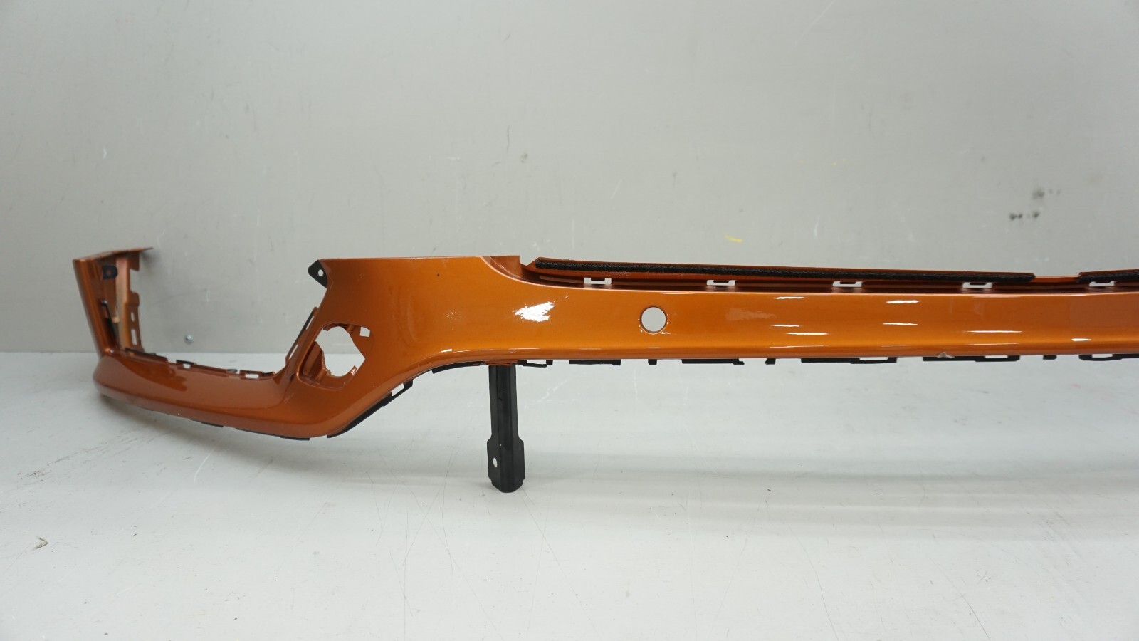 2017-2019 BENTLEY BENTAYGA BASE SUV FRONT UPPER BUMPER COVER PANEL OEM BY636