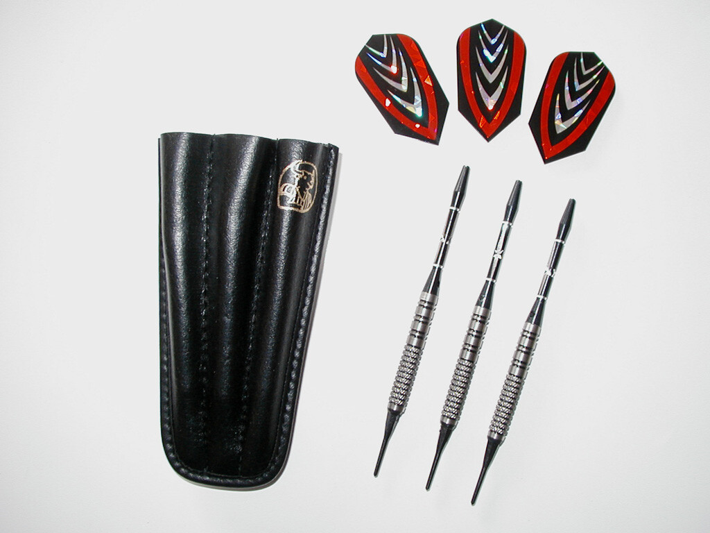 Jeu flechettes Matchplay 16g léger avec grip annulaire et holster rigide
