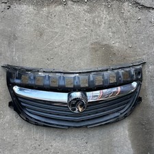 Vauxhall Insignia A 13-17 Front Bumper Grill Backing Genuine OEM 13475242 DAMAGE