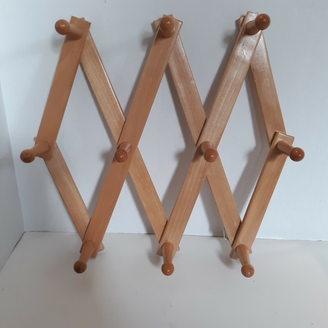 10 peg accordion wood wall rack expandable hat coat jewellery rack 13
