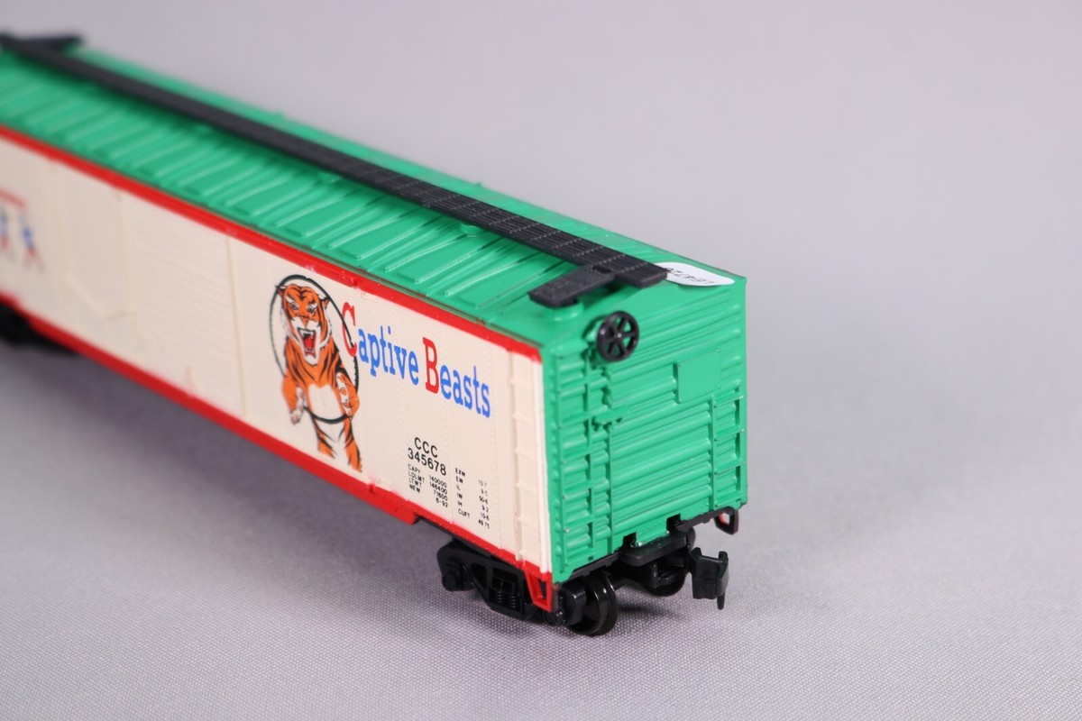 LE4728 IHC 410 Ho Wagon Cirque Corkey's Carnival Caravan Captive beast 45678