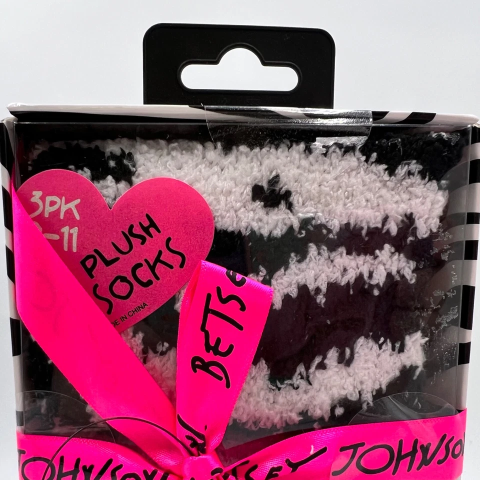 Paquete de 3 calcetines de felpa Betsey Johnson en caja listos para regalo cebra lunares lisos Foto 2 de 4