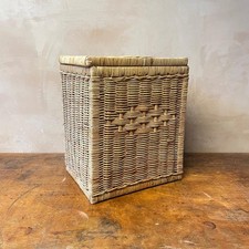 VINTAGE WICKER LAUNDRY BASKET CRATE CHEST TRUNK #4490