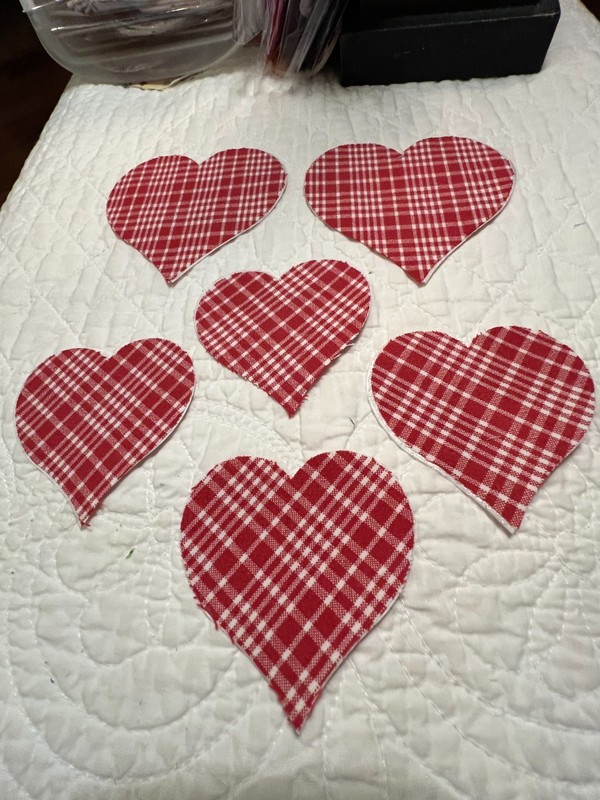   2 L-4", 4 M-3" Red Plaid Heart Press & Sew Appliqués #107