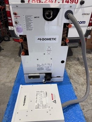 DometicTWCX60 DDC Control 230v 60HZ 3 Phase Chiller - 60,000 BTU Chiller