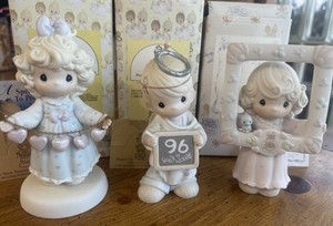 Set Of 3 1996 Precious Moments MANY HEARTS, PEACE ON EARTH, PRETTY AS A PICTURE