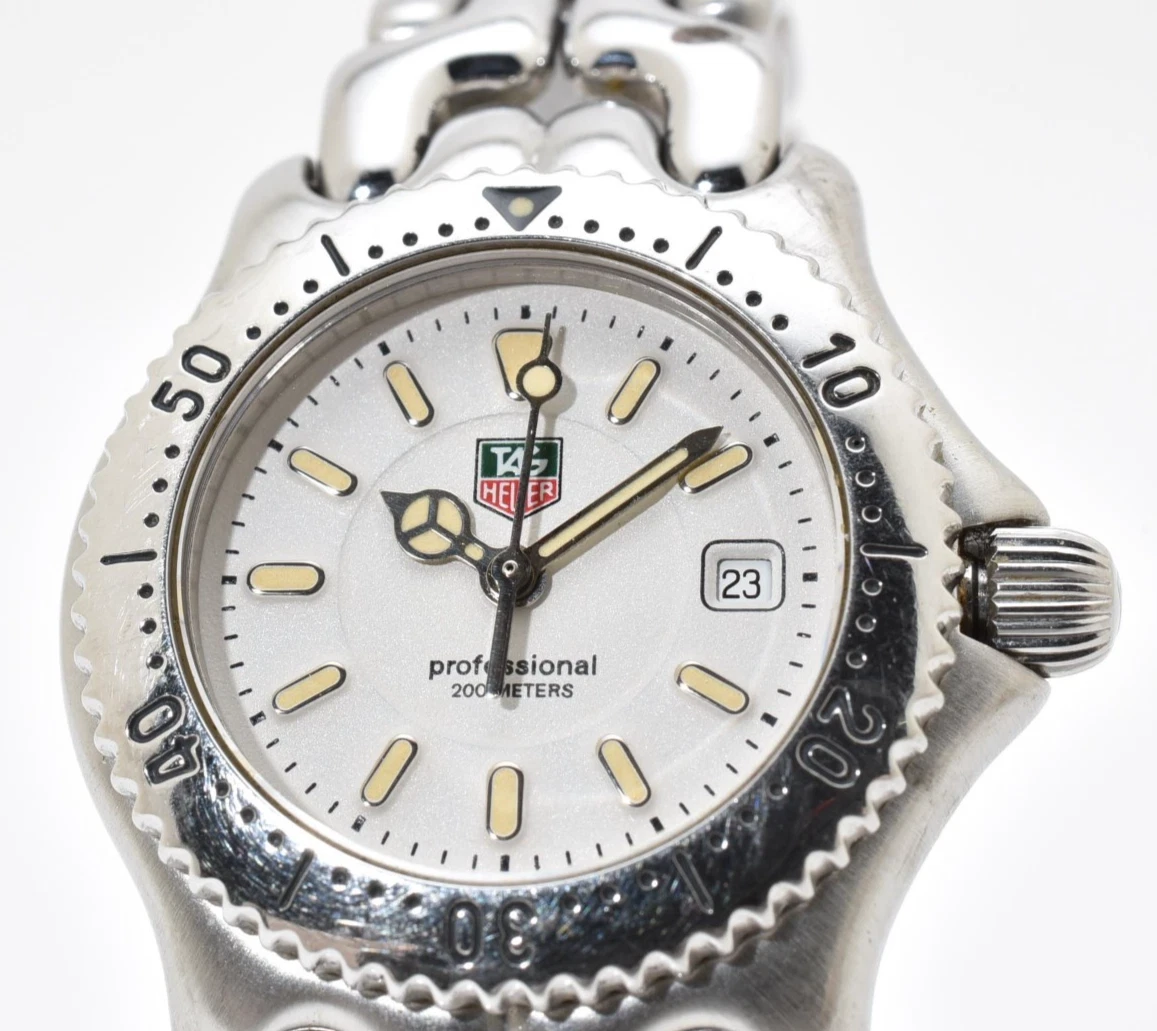 TAG Heuer Quartz 200 m (20 ATM) Water Resistance Wristwatches for