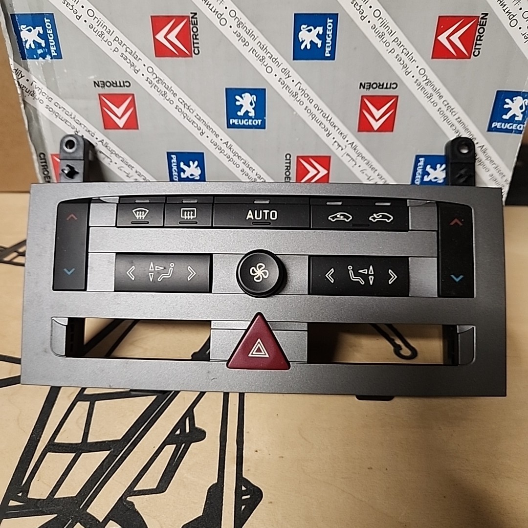 Commande de Climatisation Peugeot 407 Écran Noir et Ventilation Bloquée Solution OEM 6451ZS