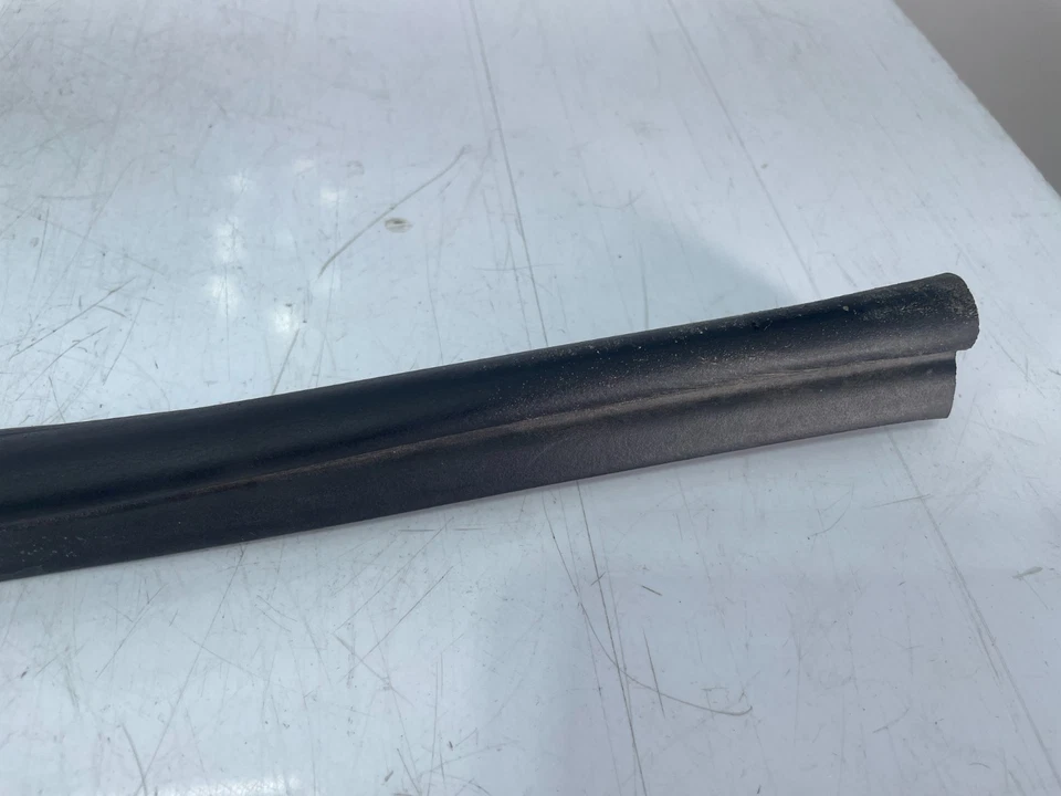 ✅ 11-18 OEM Porsche Cayenne Turbo 958 capó delantero capó sello resistente a la intemperie Foto 2 de 4