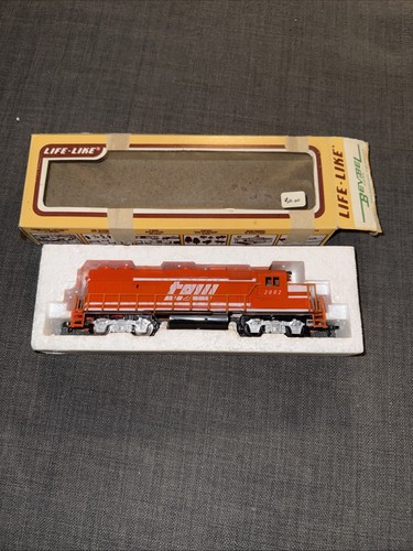 Locomotora diésel vintage realista escala HO GP38-2 #2002 con caja 0438 | Condition: Used