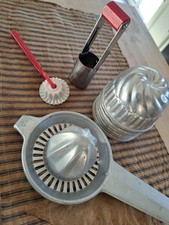Vintage Kitchen Tools  Acme Coremaster, 8 Alu...