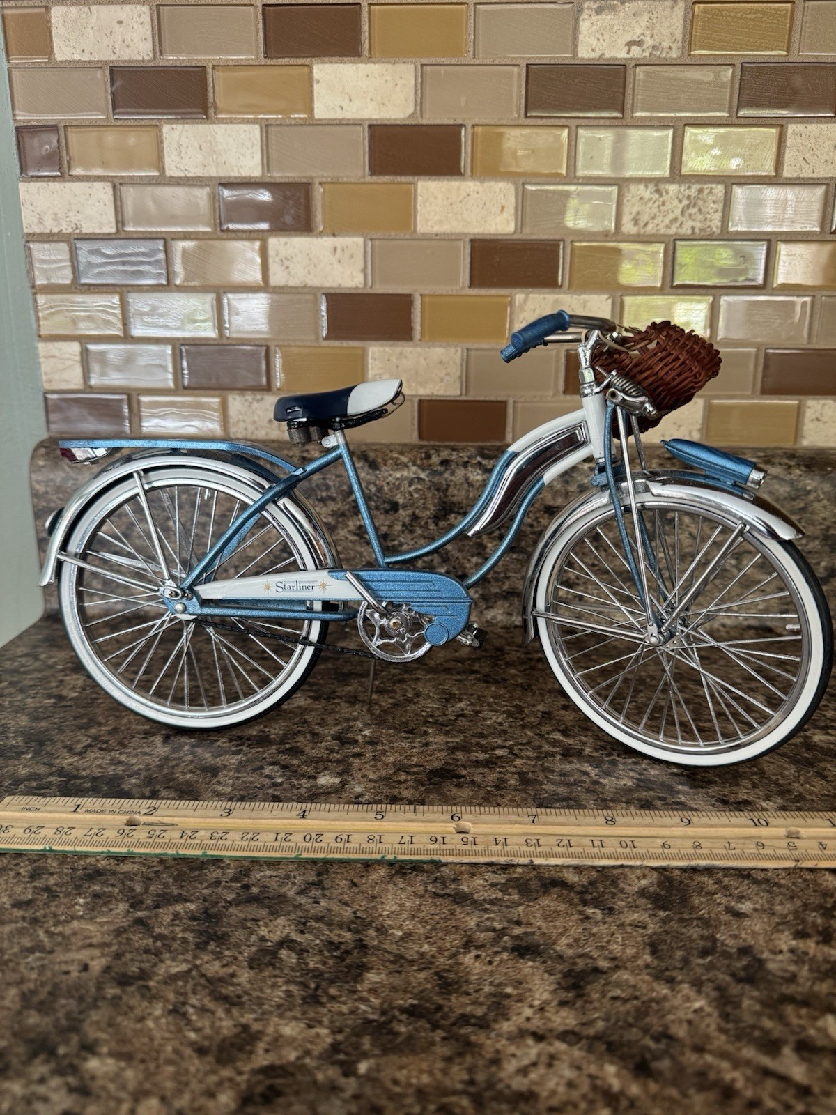 (Used) Xonex Schwinn Starliner 1/6 Diecast Bicycle Missing A Pedal READ (20.00 USD) (Used) Xonex Schwinn Starliner 1/6 Diecast Bicycle Missing A Pedal READ (20.00 USD)