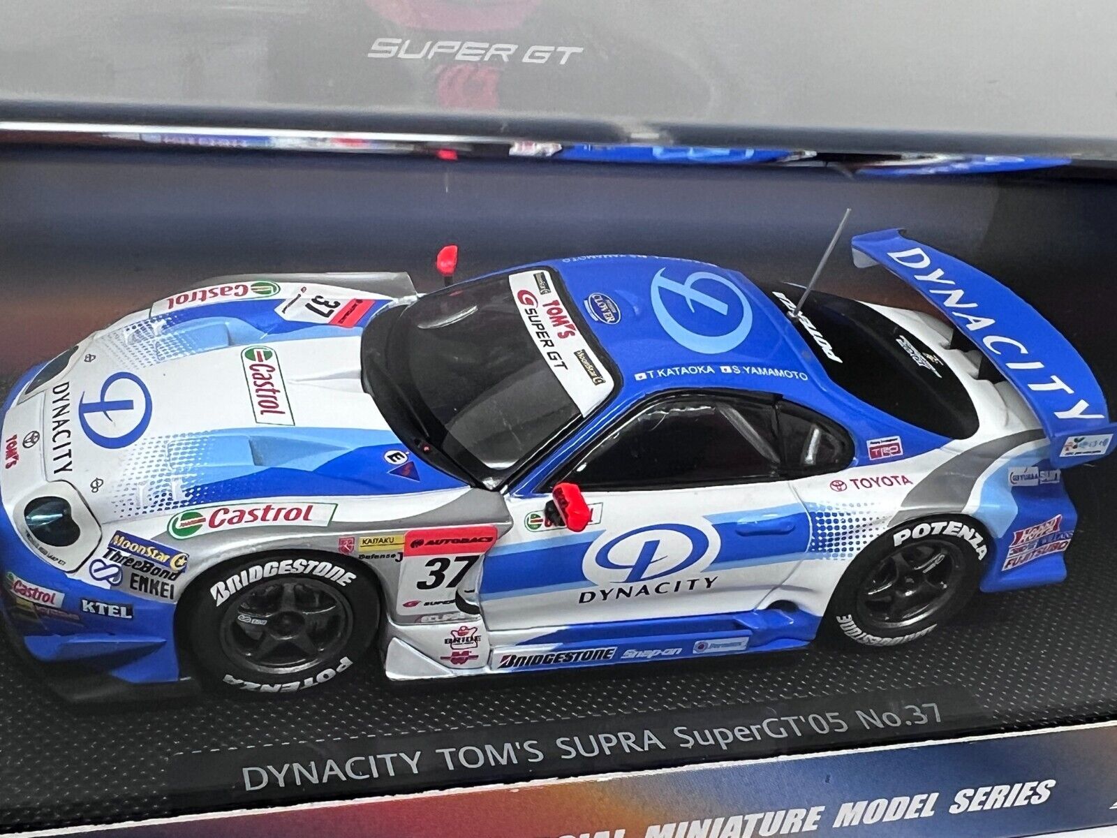 1/43 EBBRO Dynacity Tom's Supra SuperGT 2005 #37 (White/Blue) #698 (z08)