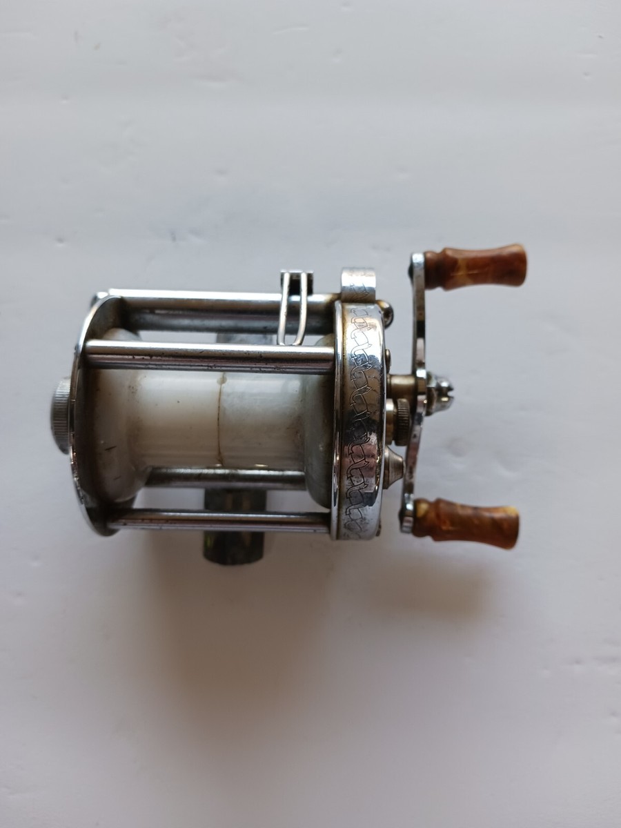 リール PFLUEGER SKILKAST NO.1953 MADE IN USA PFLUEGER SKILKAST NO. 1953 Vintage Bait Casting Collectible