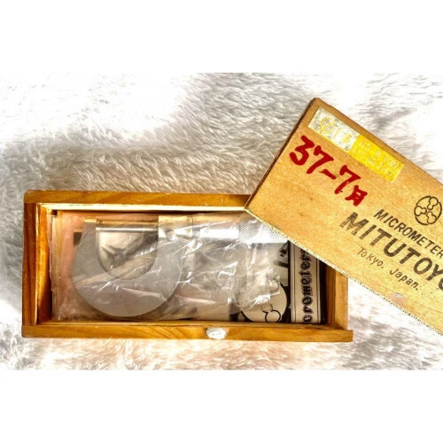 Mitutoyo Micrometer 0-25mm OM-502 with Box [Vintage] VG cond limited From JAPAN