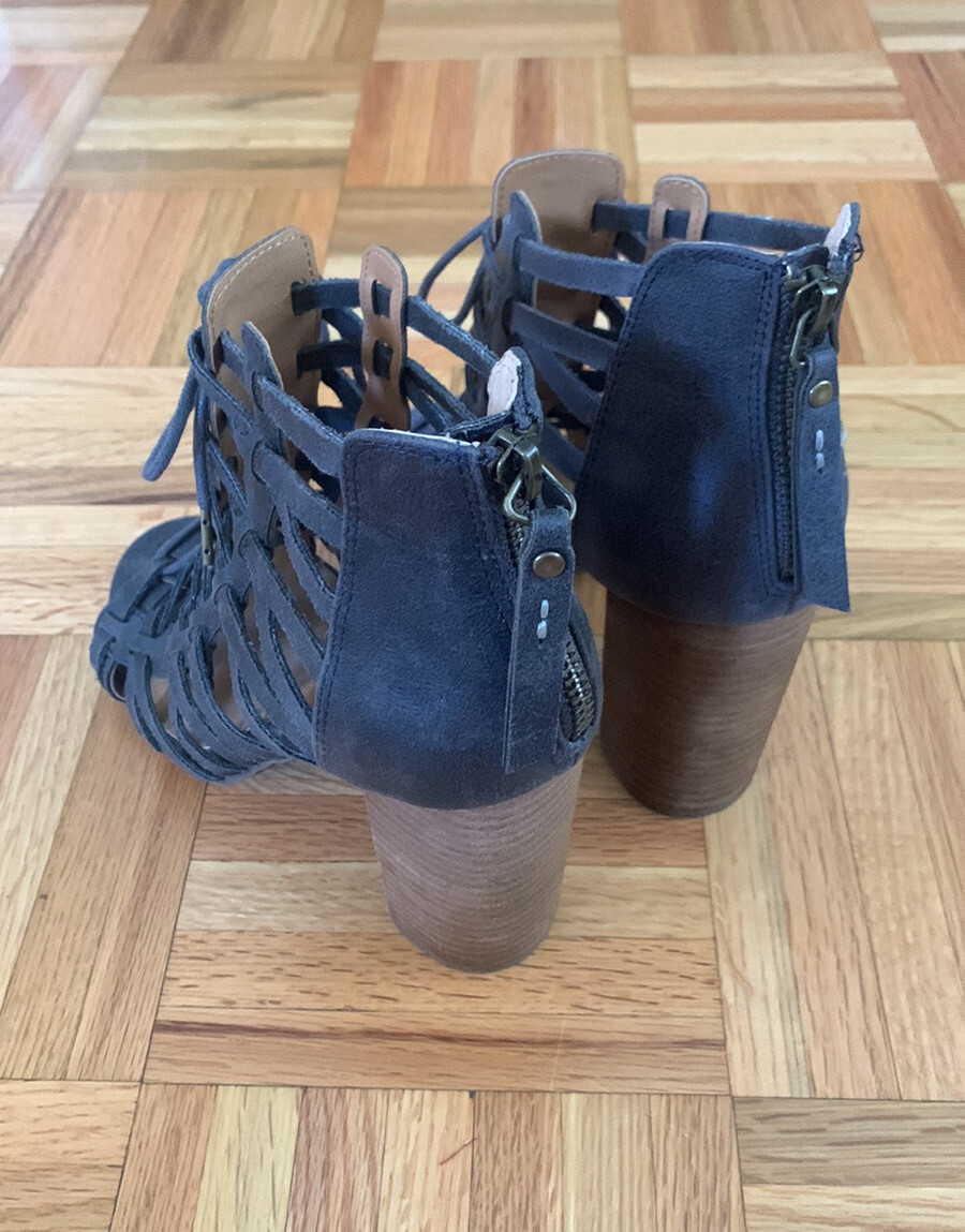 Not Rated Blue Heels View 4