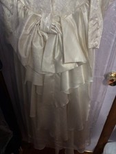 Vintage petite wedding dress 1980's ivory short train long sleeve v-neck satin