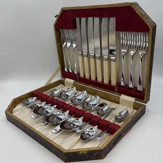 Vintage 24 Piece Boxed Frank Mills & Co Cutlery Set Sheffield Silver Plated