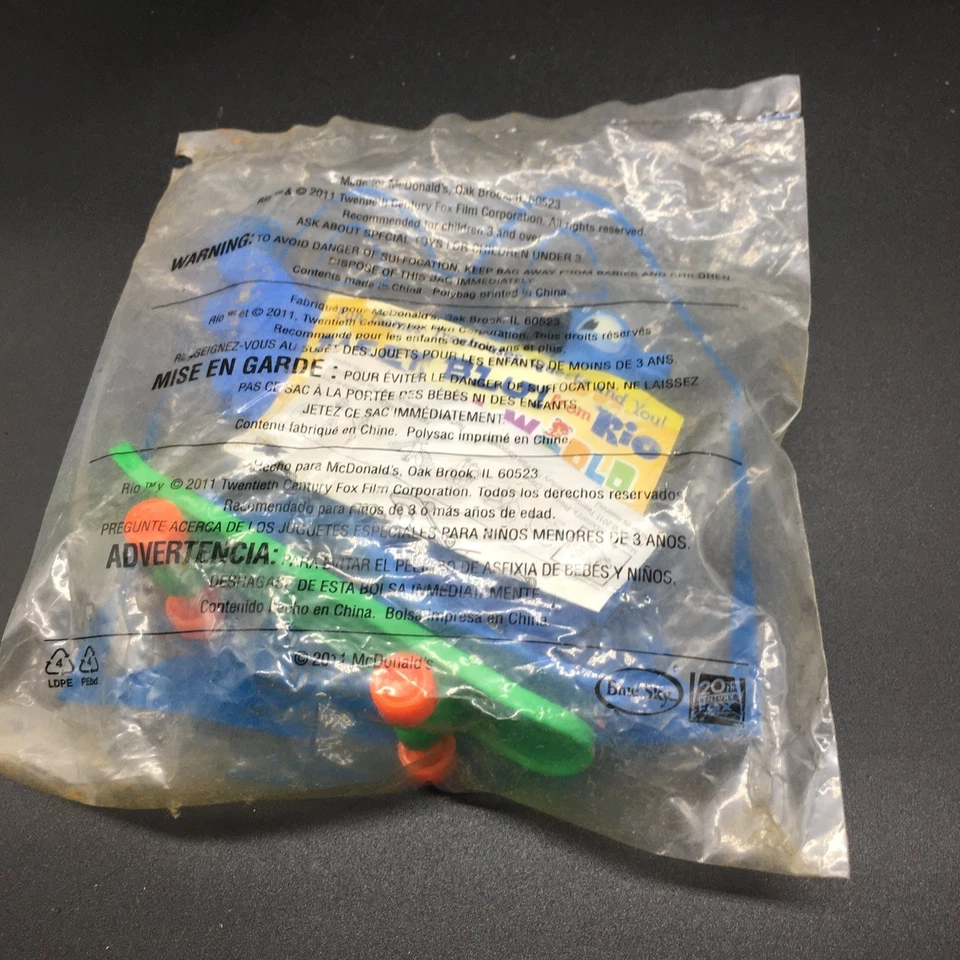 McDonald's Rio Blu Skateboard Toy 2011 Limited Edition Happy Meal #1 Sealed - Image 2 of 2