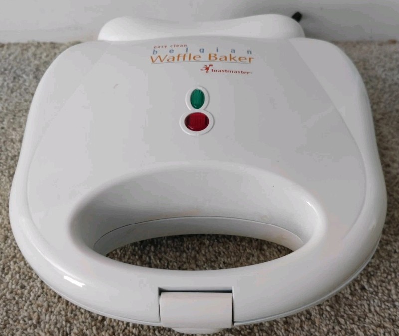 Toastmaster Easy Clean Waffle Maker TWB2WREG White Non‑Stick Tested Works