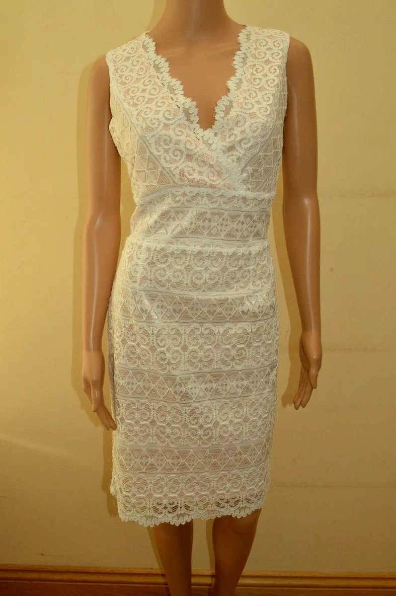 Lipsy lace bandage clearance dress