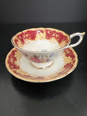 Double Warranted Paragon Teacup Saucer Ruby Red Roses, And Daisies #55283