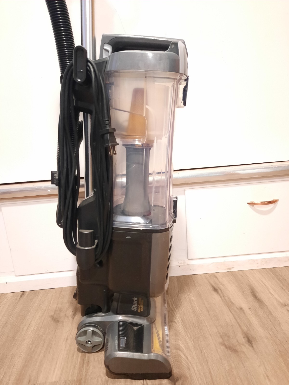 Shark ZU62 Navigator ZeroM SelfCleaning Brushroll Pet Pro Upright