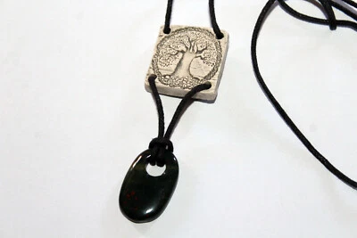 Kette keltisch Baum mit grünem Stein Halskette Schmuck Modeschmuck Einzelstück - Bild 1 von 4