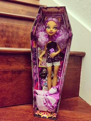 Monster High Buried Secrets Clawdeen Wolf w/accessories New 2024