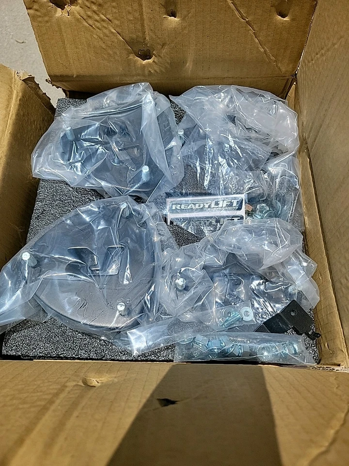 Kit de elevación ReadyLIFT 2.0" 19-22 Subaru Forester 69-9920 FALTAN SOPORTES DE BARRA ESTABILIZADORA Foto 2 de 2