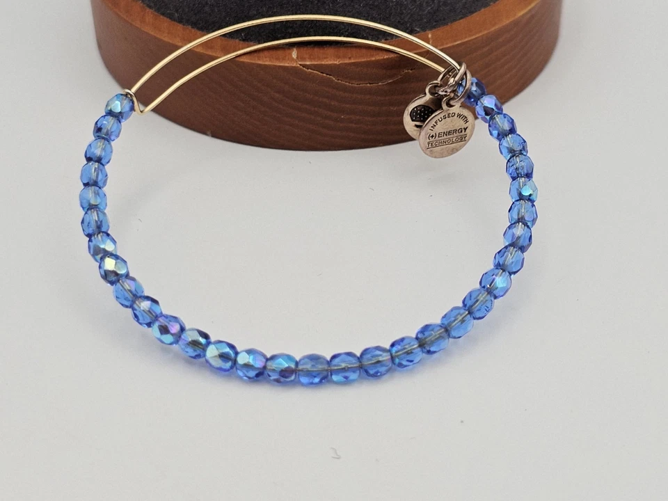 Pulseira Alex & Ani "Rock Candy" azul e dourada com miçangas ✨️⭐️⭐️⭐️ - Imagem 2 de 4
