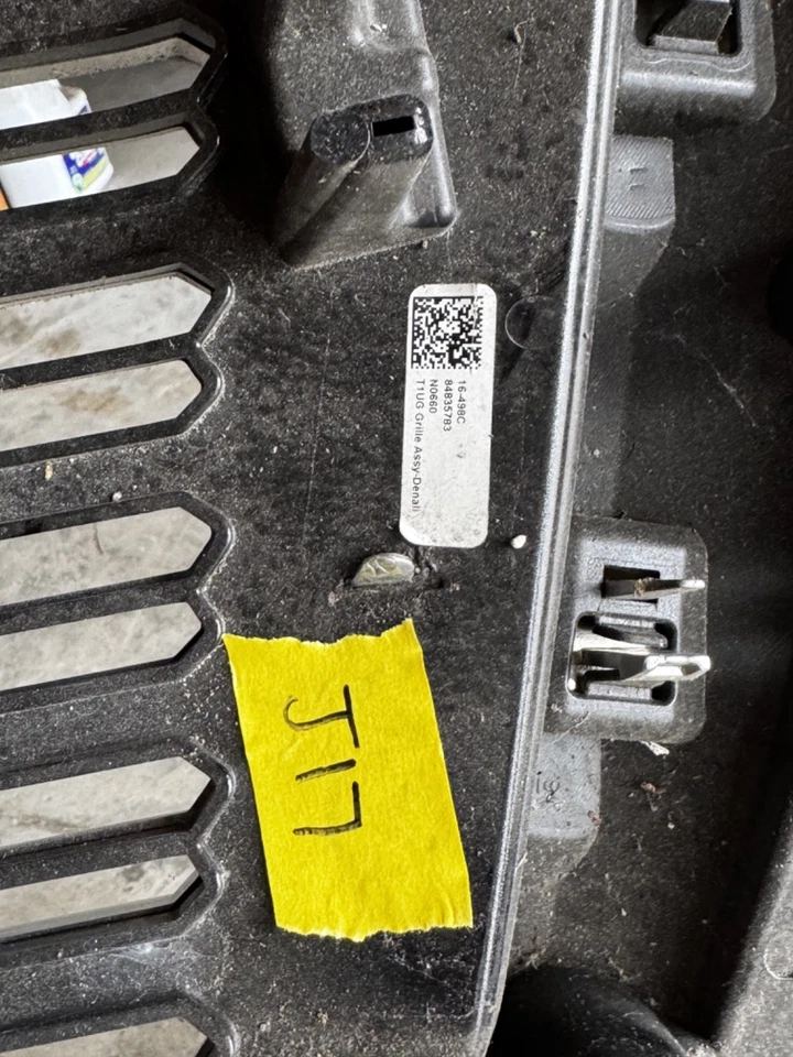 Parrilla GMC YUKON YUKON XL 2021-2024 Foto 2 de 4