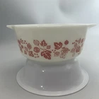 Vintage Pyrex PINK GOOSEBERRY 472  1 1/2 Pt Bowl