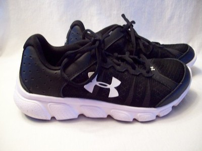 Boy's Under Armour Micro G Assert 6 Size USA 3.5Y