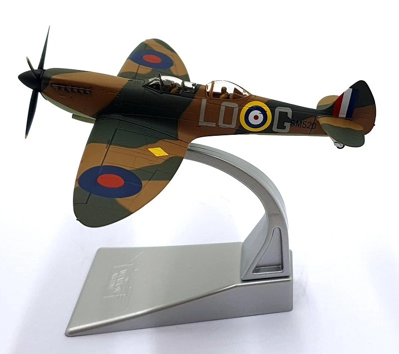 Corgi 1/72 Scale AA29203 - Supermarine Spitfire T.9 SM520/LO-G (G-ILDA) - Image 4 of 4