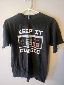 Nintendo NES Classic Controller Boy's T-Shirt XL 18-20