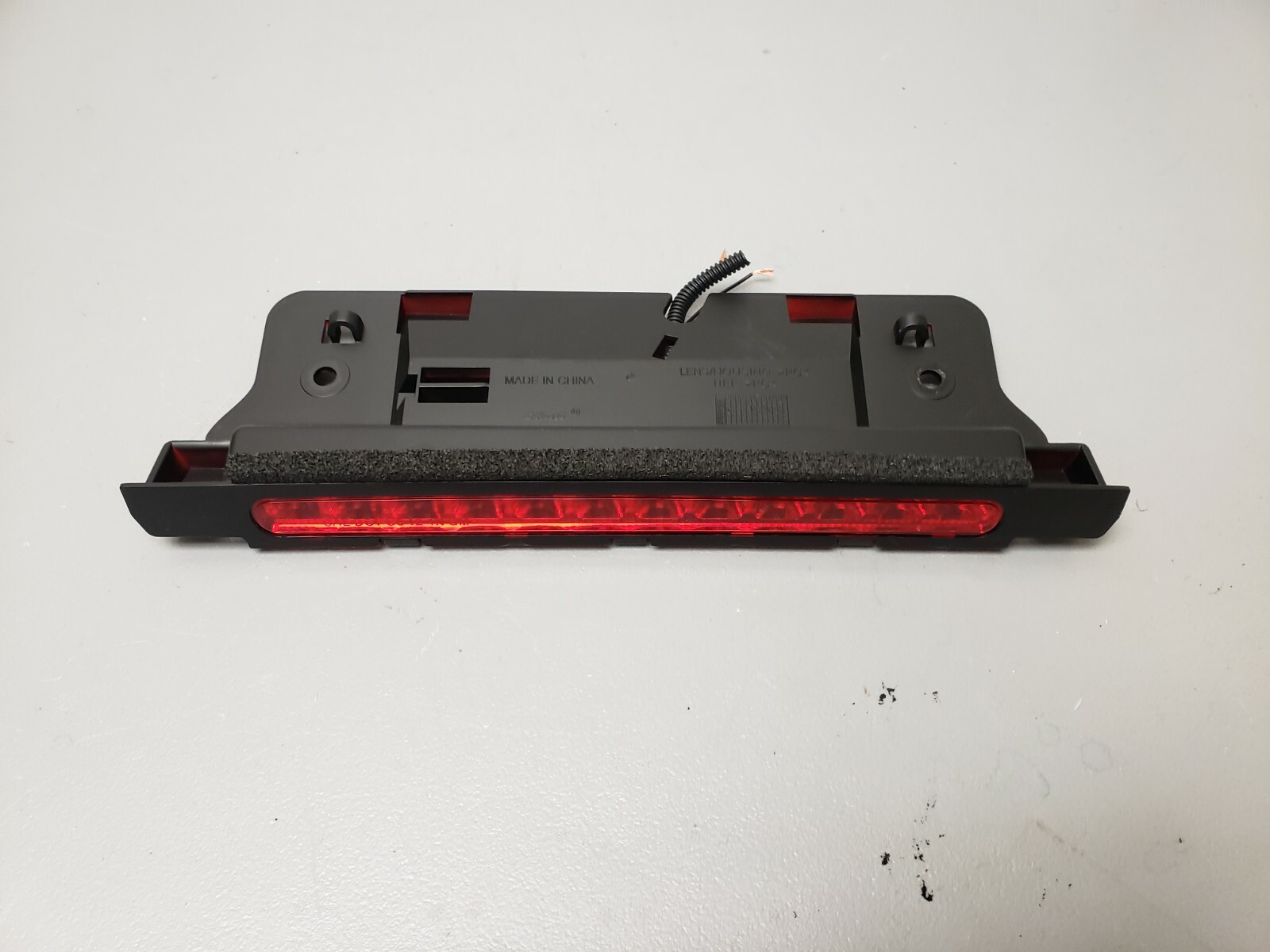 1216 Buick Verano Third Brake Light High Mount 3rd Lamp 25961508 OEM