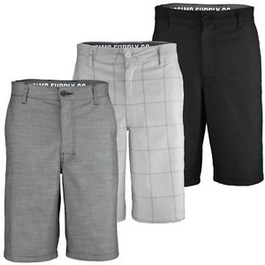 pantaloncini sopra il ginocchio