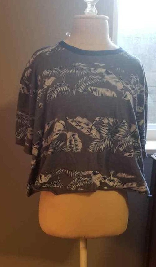 Crop Top XXL American Rag CIE Palm Frond Leaf Rolled Hem Crew neck Blue Grey - image 3 of 4