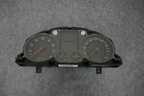 VW Passat B6 3C Kombiinstrument 3C0920860J Tacho Benzin 29.751 km