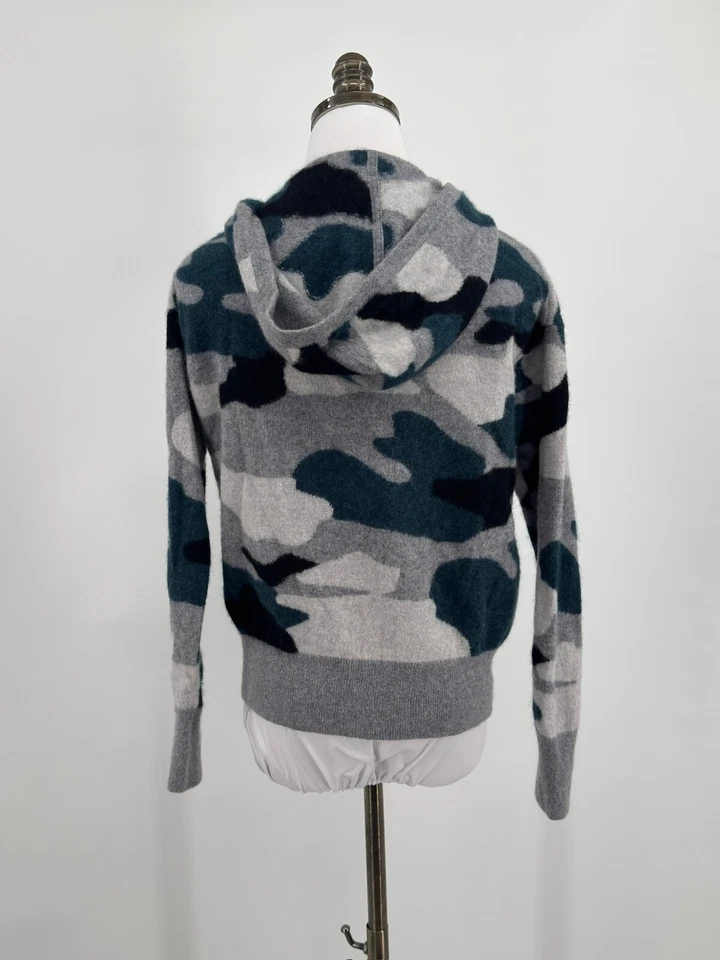 Suéter C by Bloomingdales Gris Camuflaje Cachemira con Capucha Talla M Foto 4 de 4
