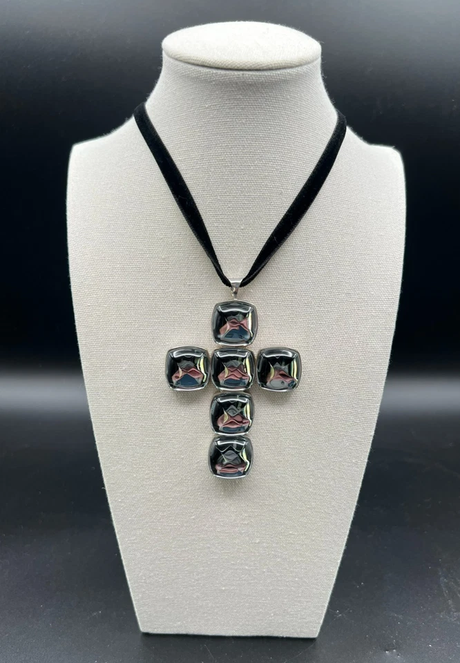 Baccarat (Francia) Cristal "COLGANTE CRUZ MEDICIS" (Bronce/Plata) LE #51/250 Foto 2 de 4